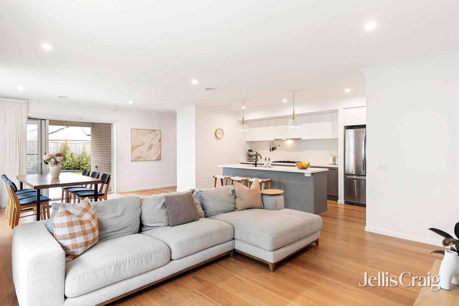 20 Honour Avenue, Lilydale image 5