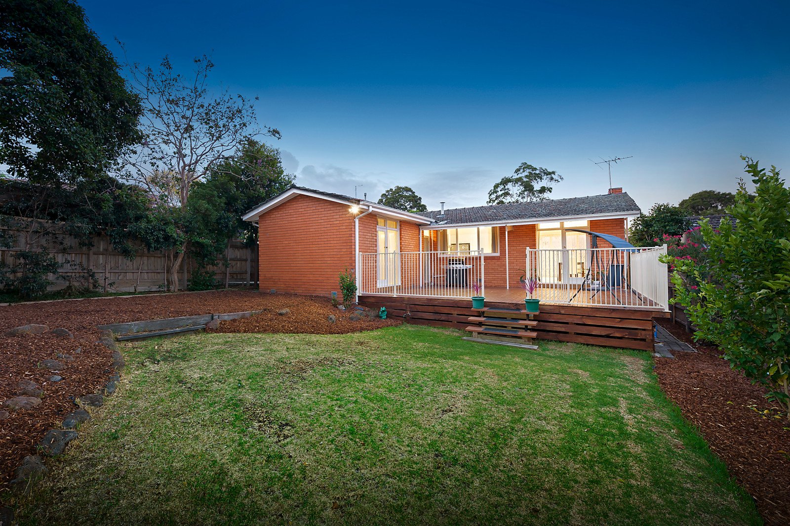 20 Kelvinside Street, Balwyn North image 7