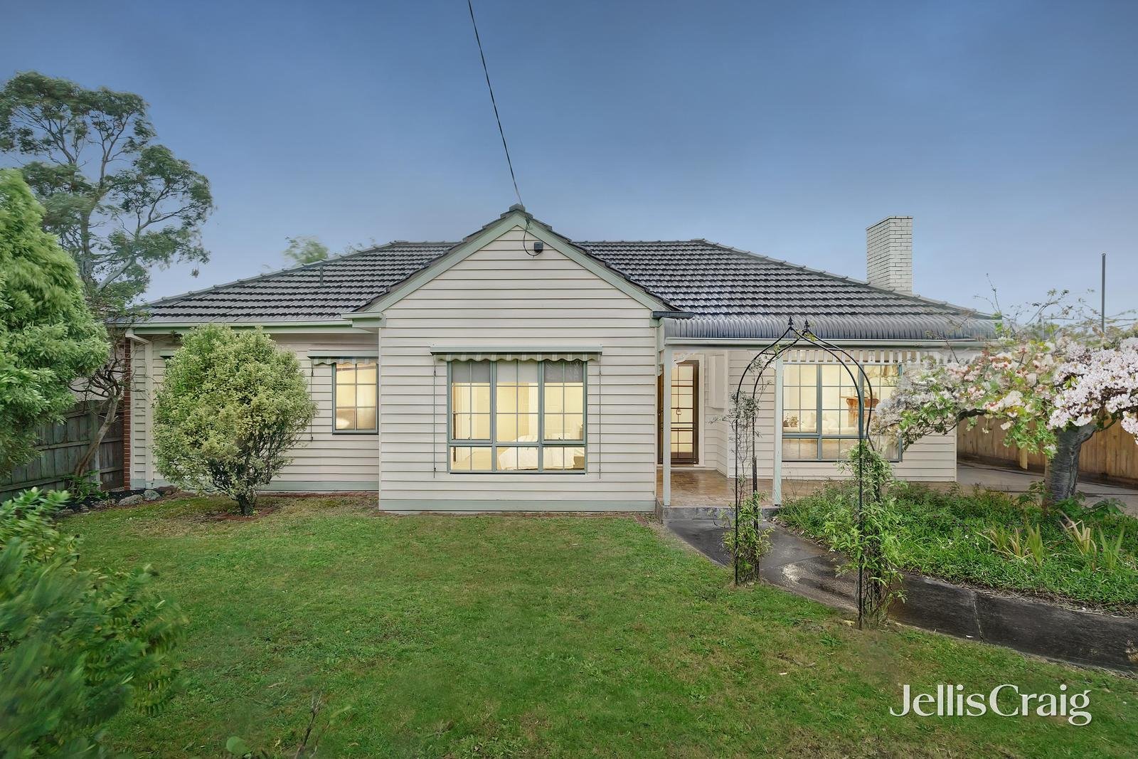 20 Kerr Street, Blackburn image 1