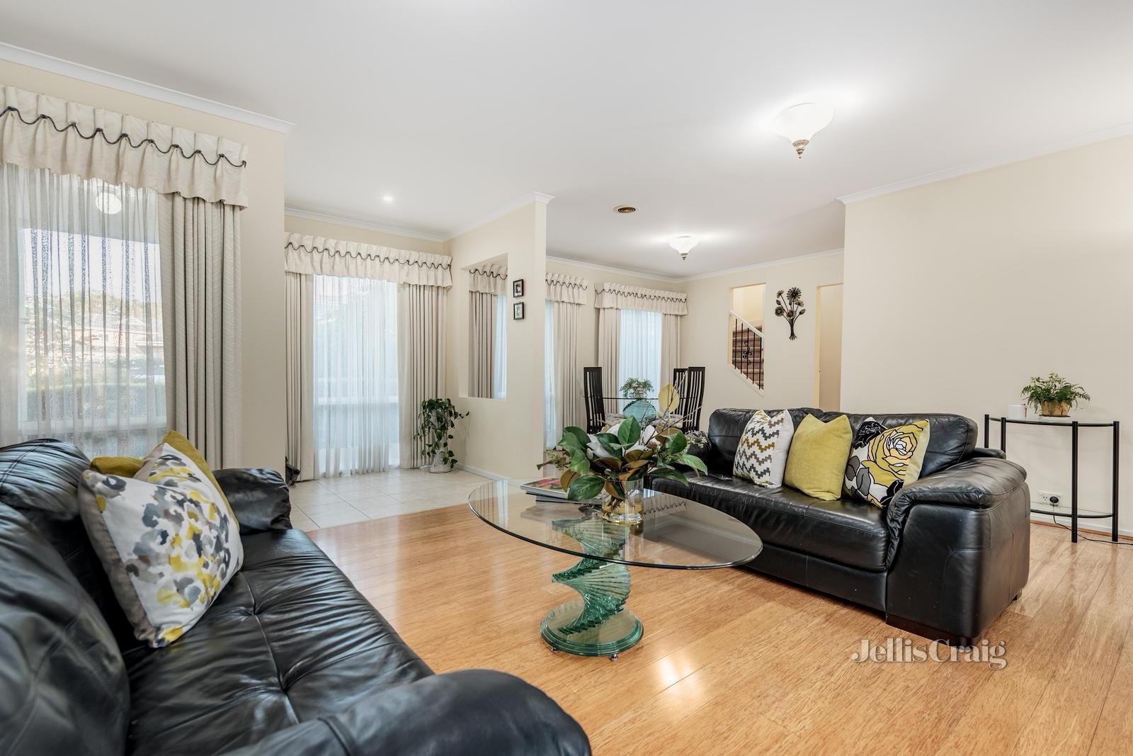 20 Kingsland Close, Dingley Village image 3