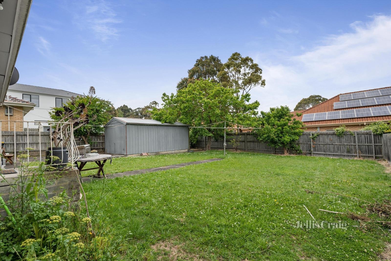 20 Kinnoull Grove, Glen Waverley image 7