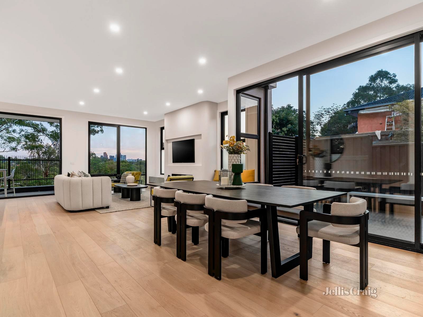 20 Larkspur Avenue, Doncaster image 5