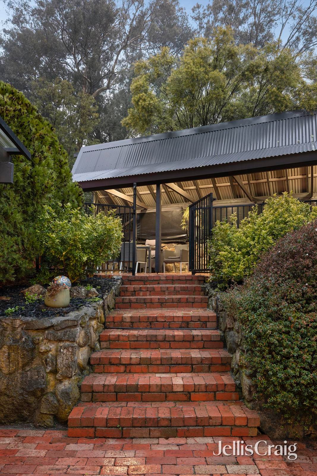 20 Larne Avenue, Donvale image 3