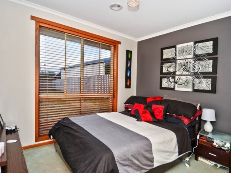 20 Leicester Mews, Leopold image 9