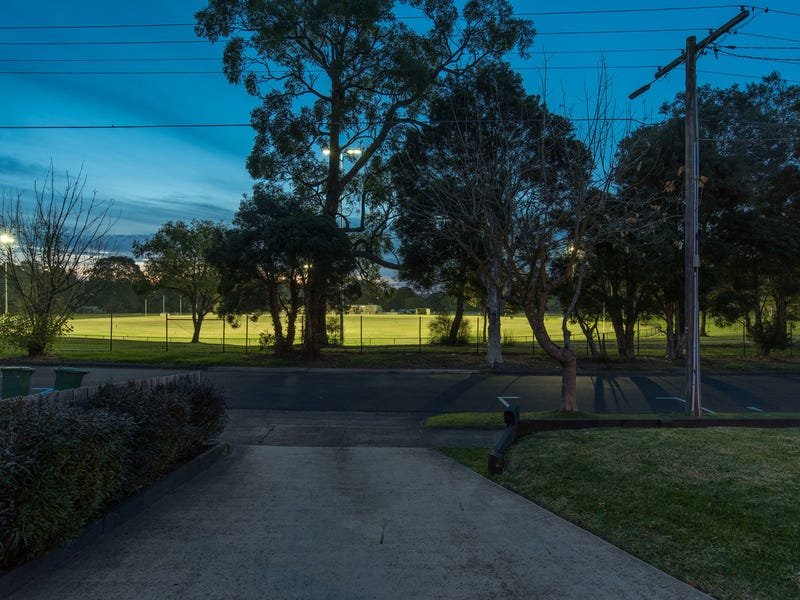 20 Longfellow Avenue, Mooroolbark image 14