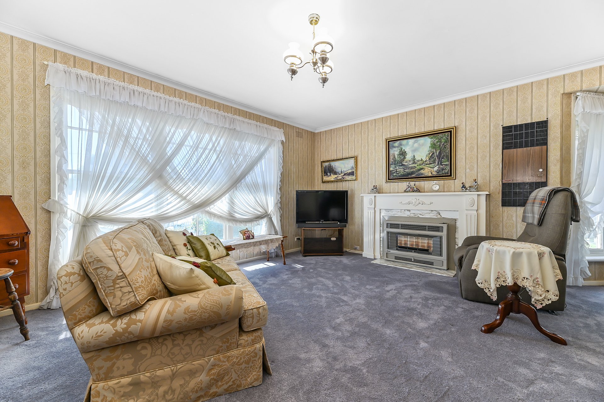 20 Lynden Grove, Mount Waverley image 5