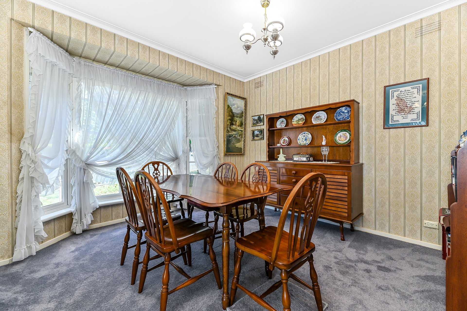 20 Lynden Grove, Mount Waverley image 6