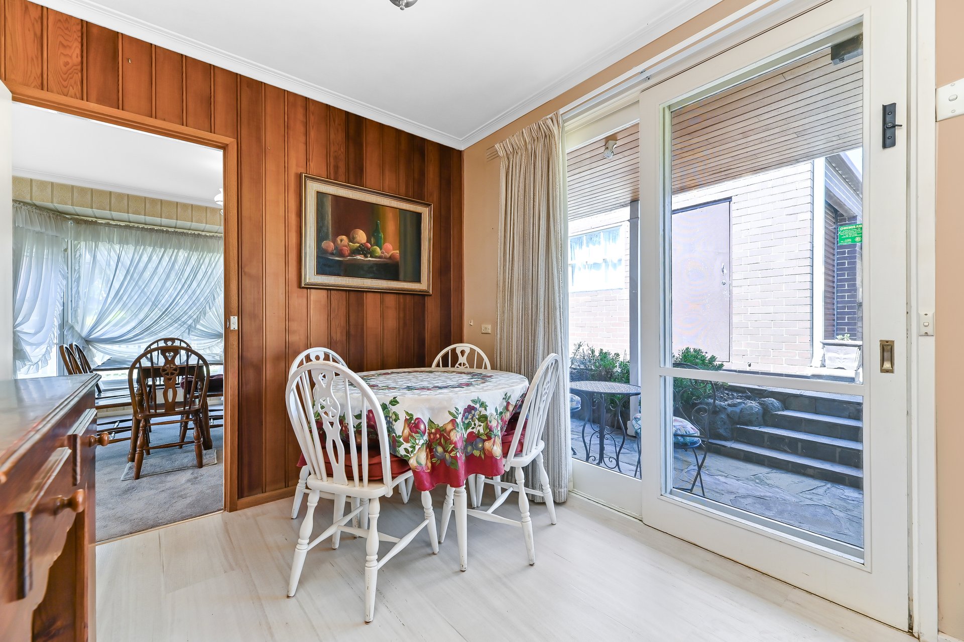 20 Lynden Grove, Mount Waverley image 9