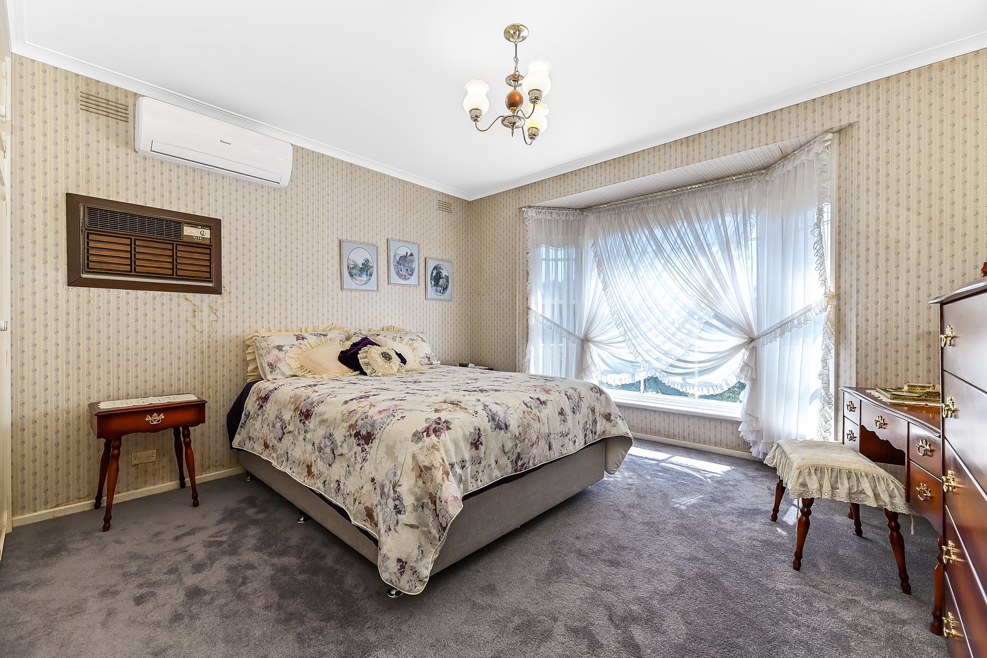 20 Lynden Grove, Mount Waverley image 10