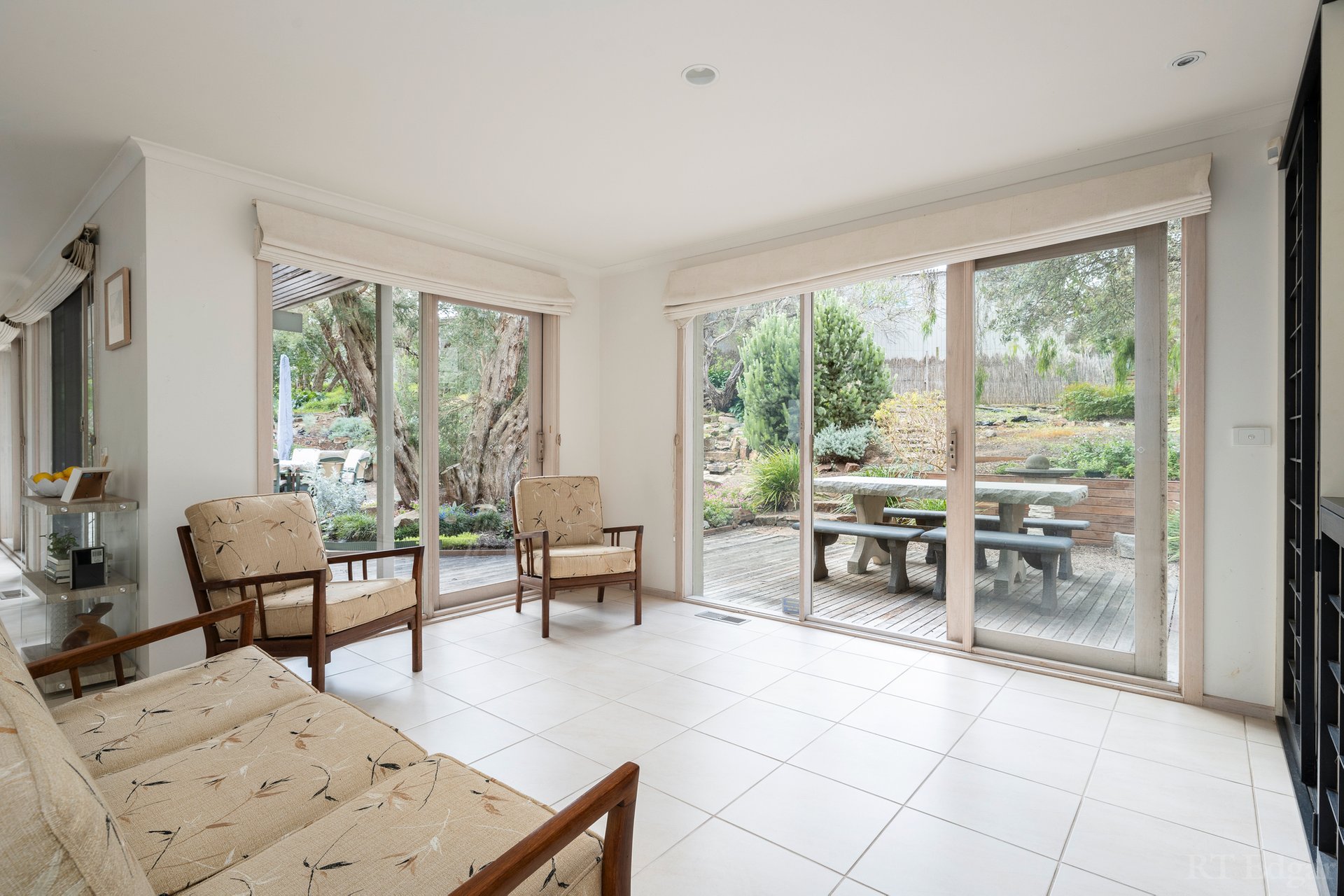 Property Gallery Thumbnail 9