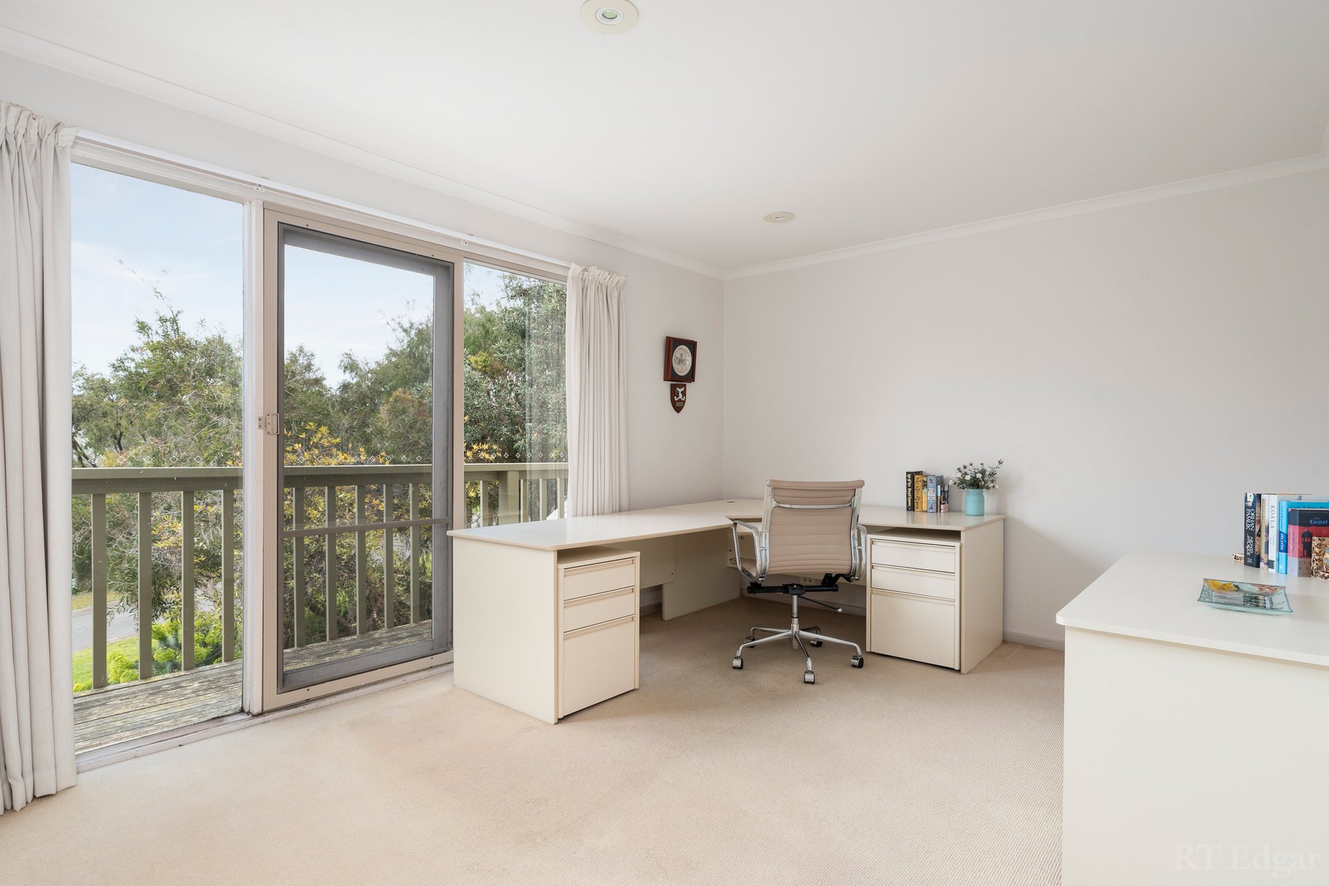 Property Gallery Thumbnail 12