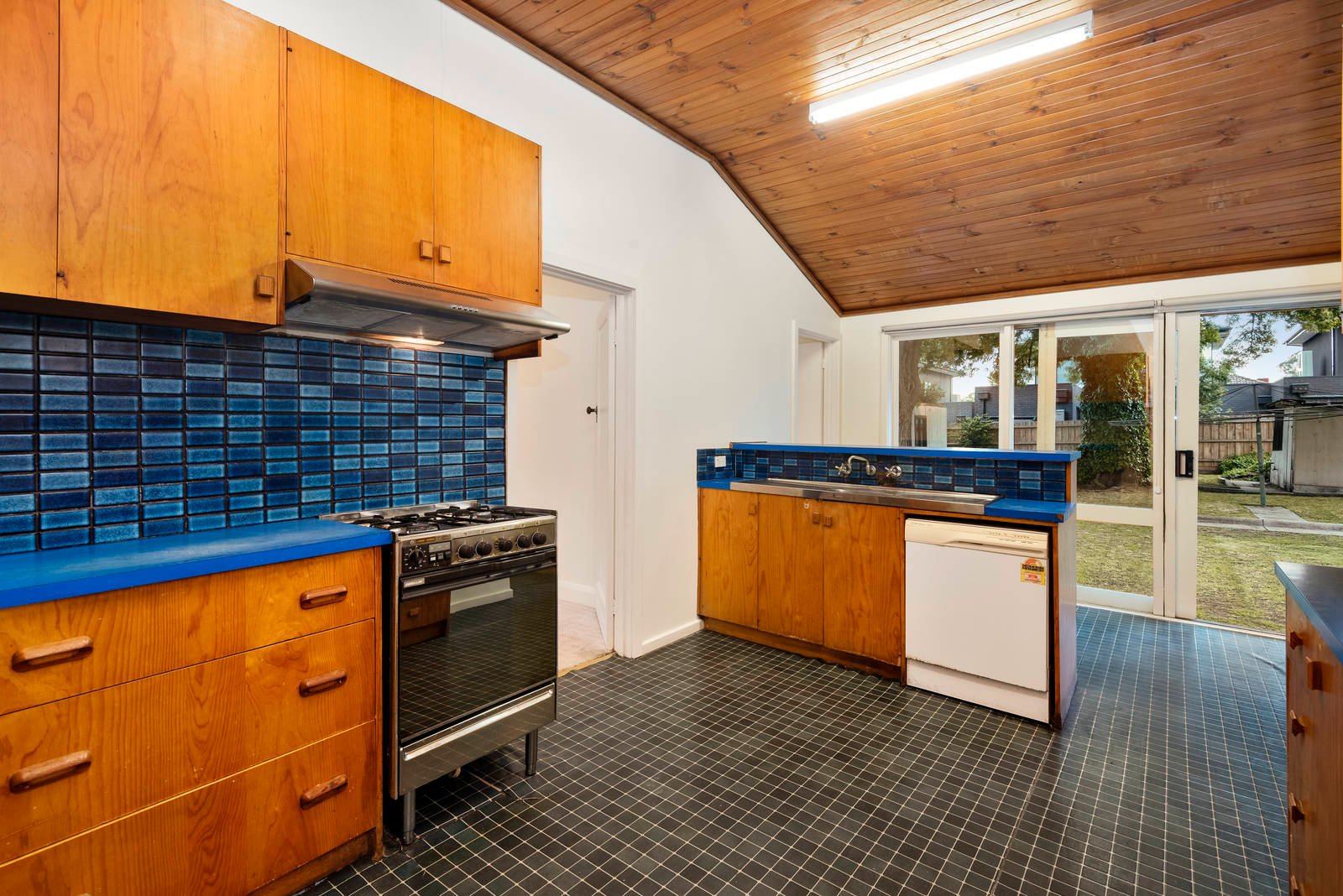 Property Gallery Thumbnail 6