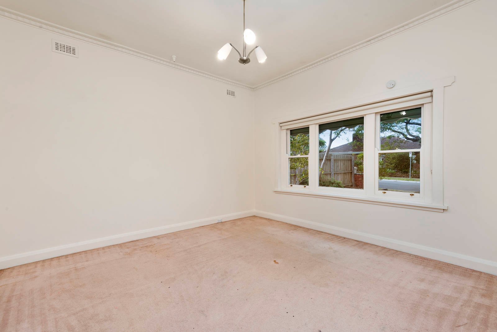 Property Gallery Thumbnail 8