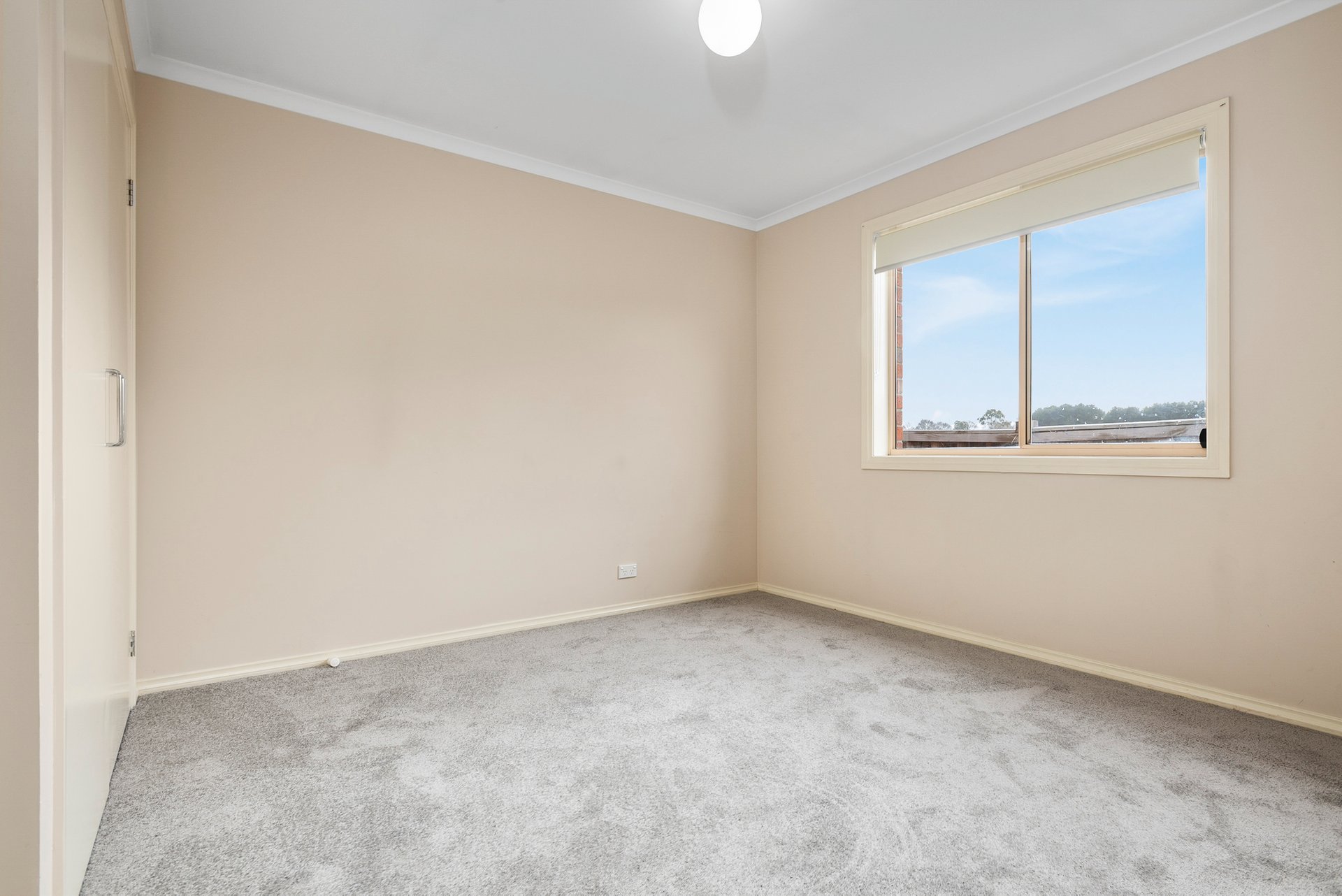 Property Gallery Thumbnail 14