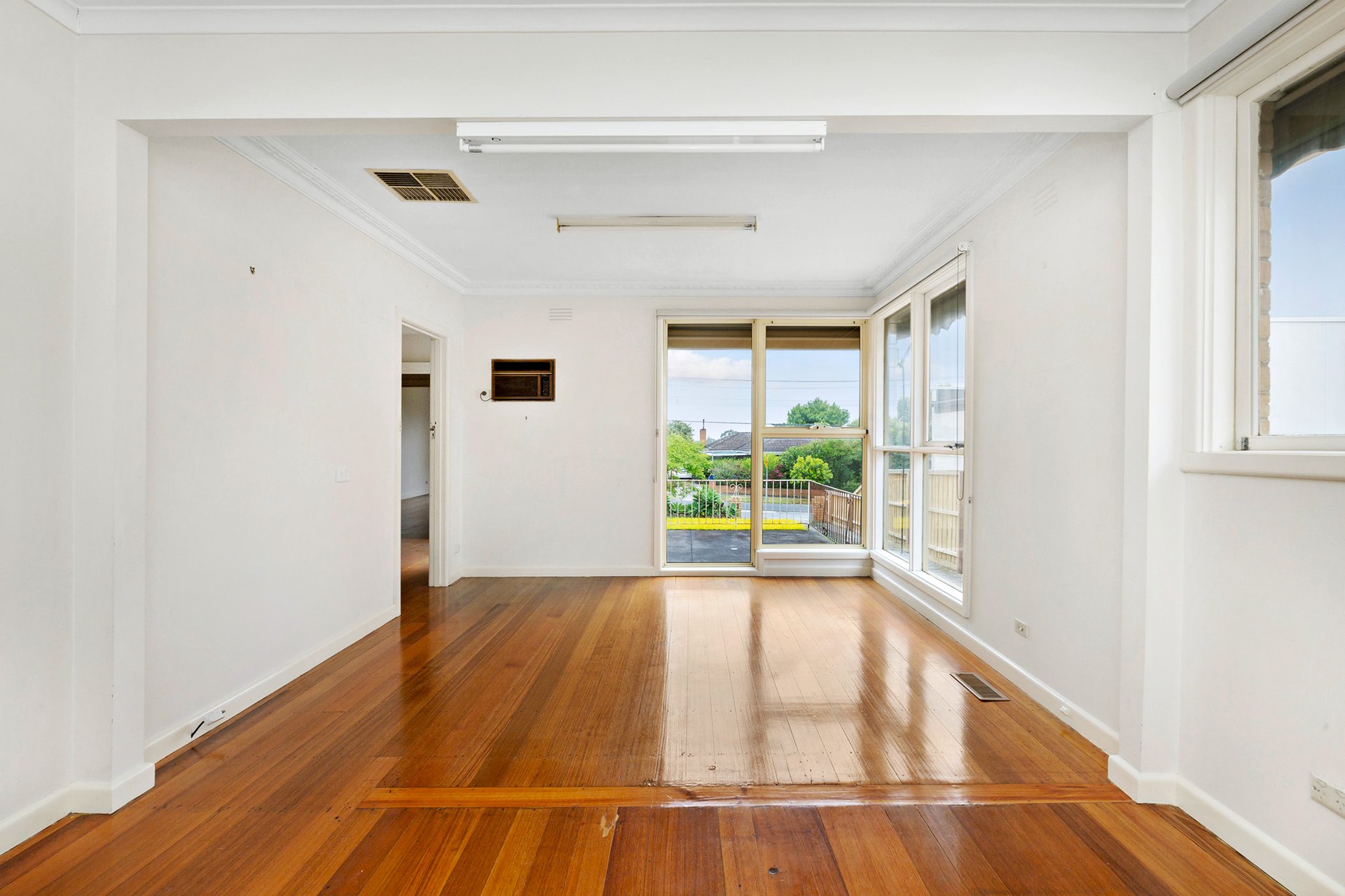 Property Gallery Thumbnail 3