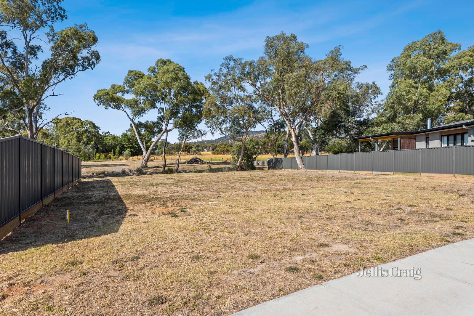 20 Molly Drive, Harcourt image 2