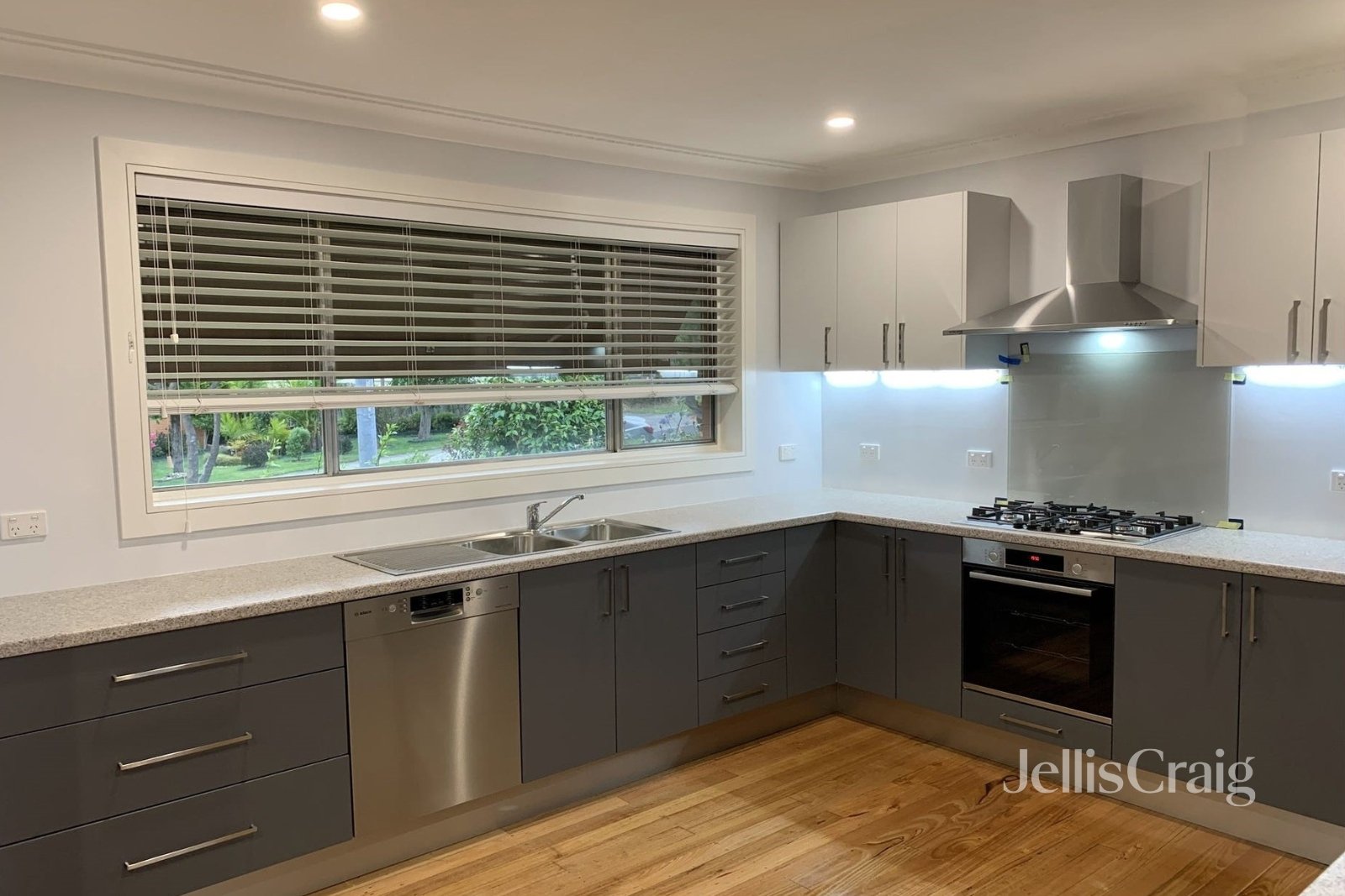 20 Myddleton Drive, Viewbank image 2