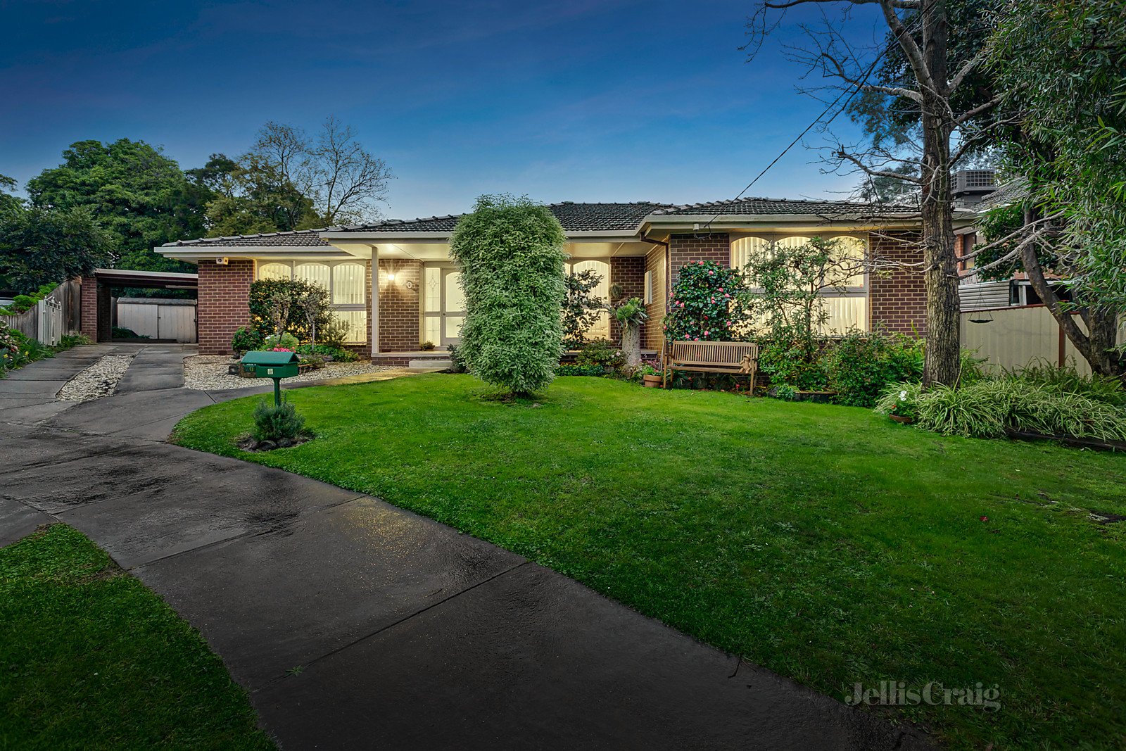 20 Narallah Grove, Box Hill North image 1