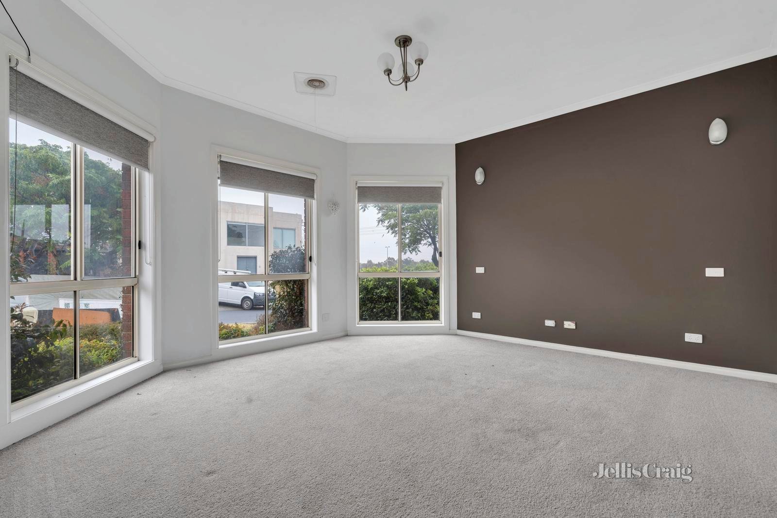 20 Ninnis Court, Roxburgh Park image 6