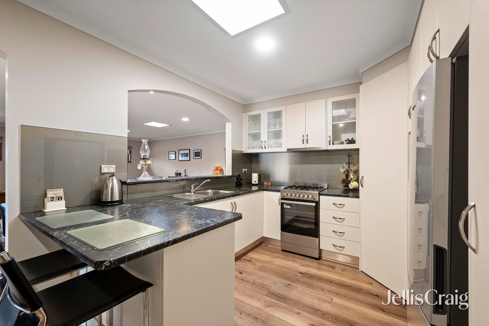 20 Numeralla Street, Mooroolbark image 2