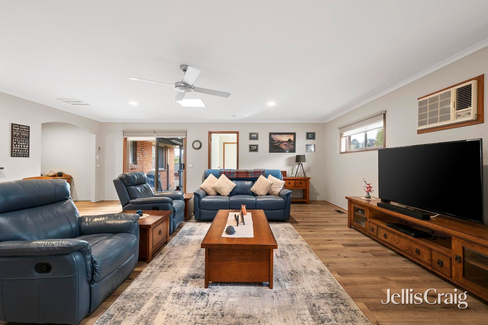 20 Numeralla Street, Mooroolbark image 3