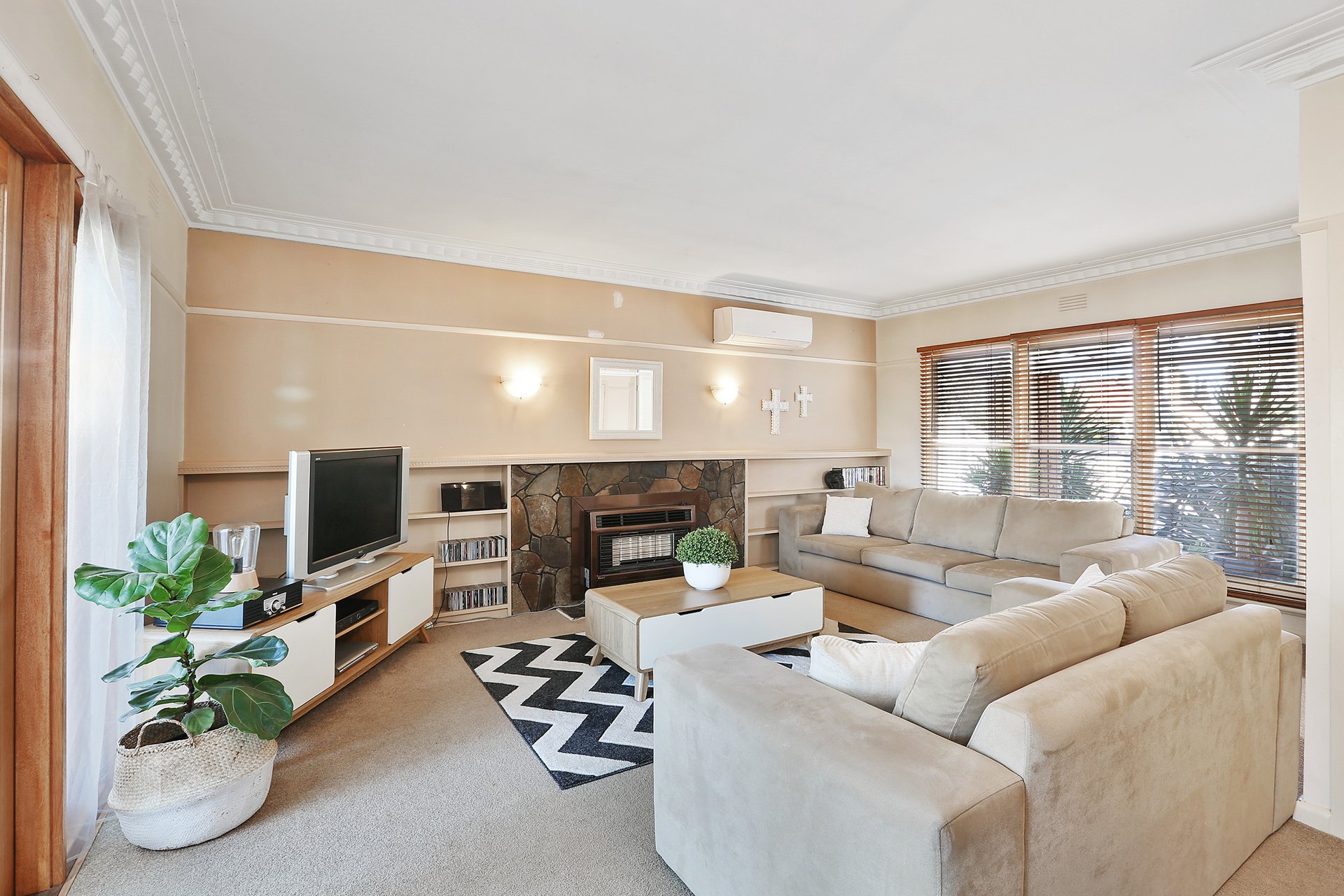 20 Panorama Road, Herne Hill image 2