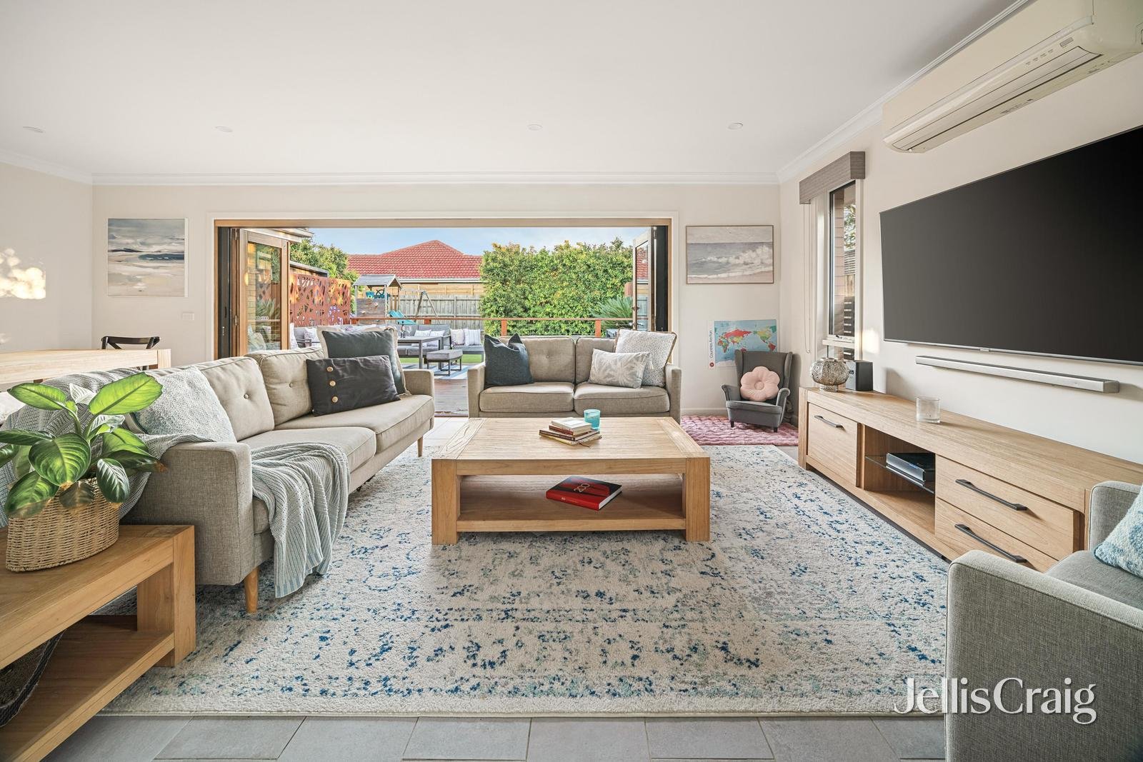 20 Robross Street, Cheltenham image 2