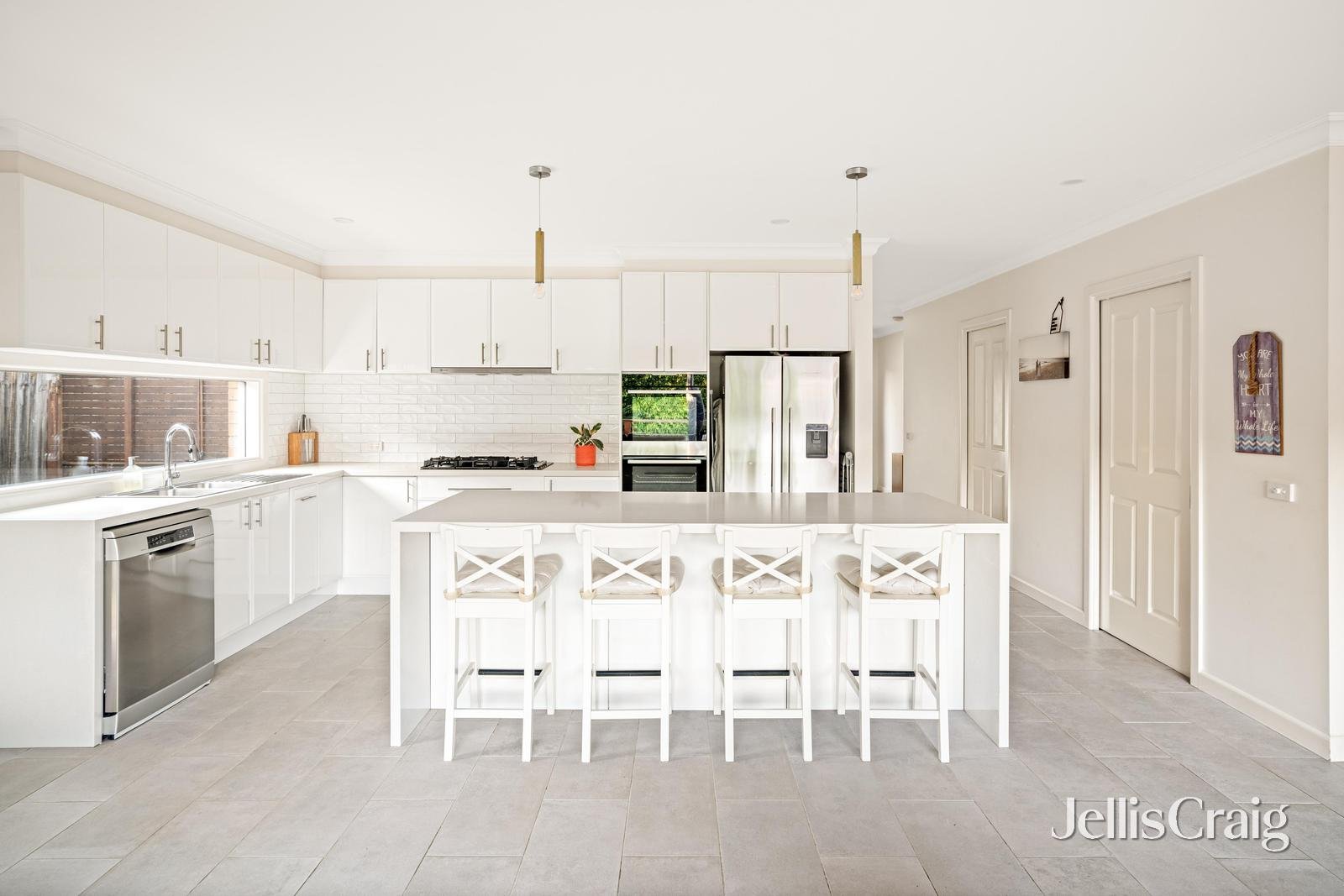 20 Robross Street, Cheltenham image 4