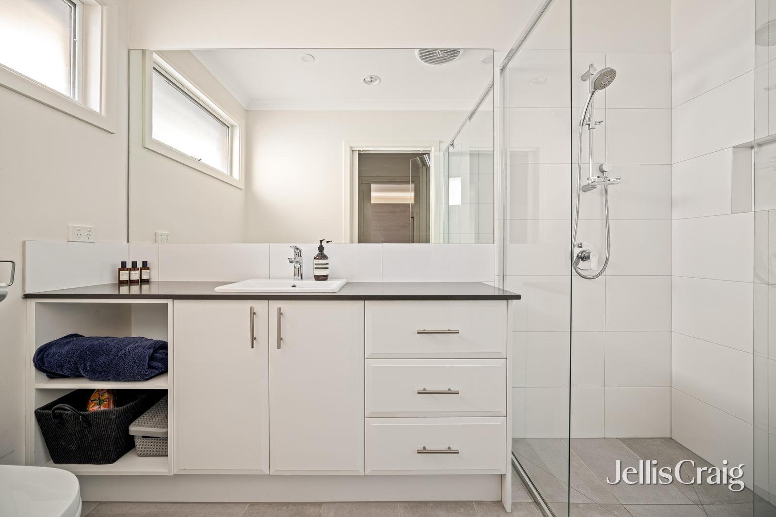 20 Robross Street, Cheltenham image 9