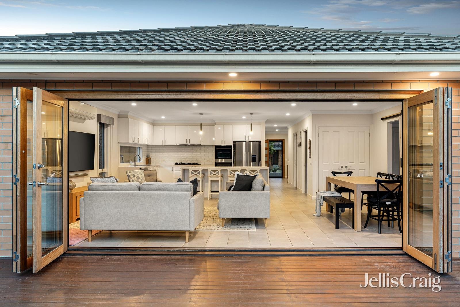 20 Robross Street, Cheltenham image 13