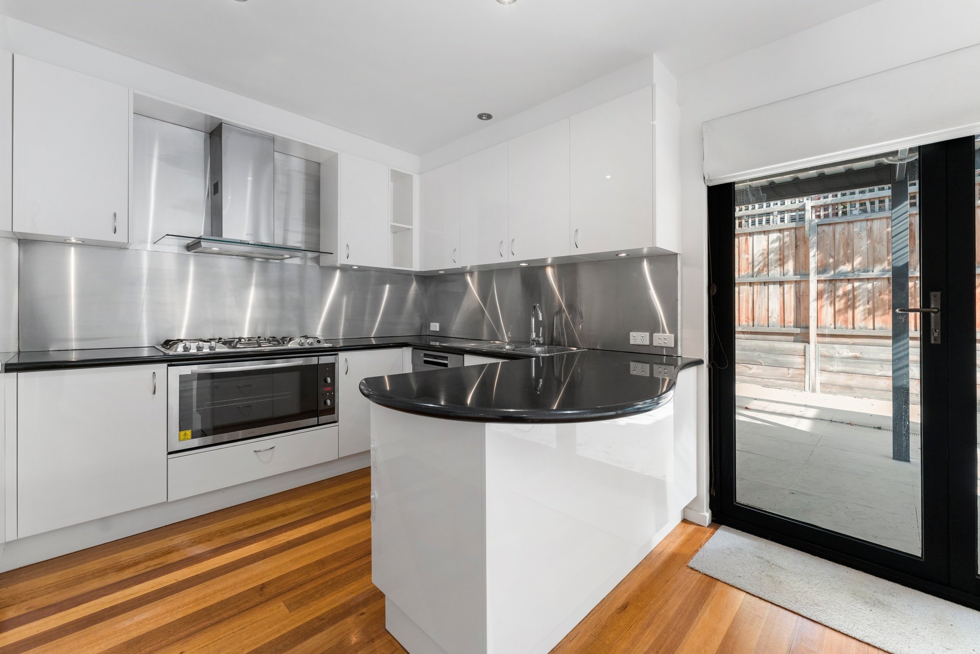 20 Ruabon Road, Toorak image 4