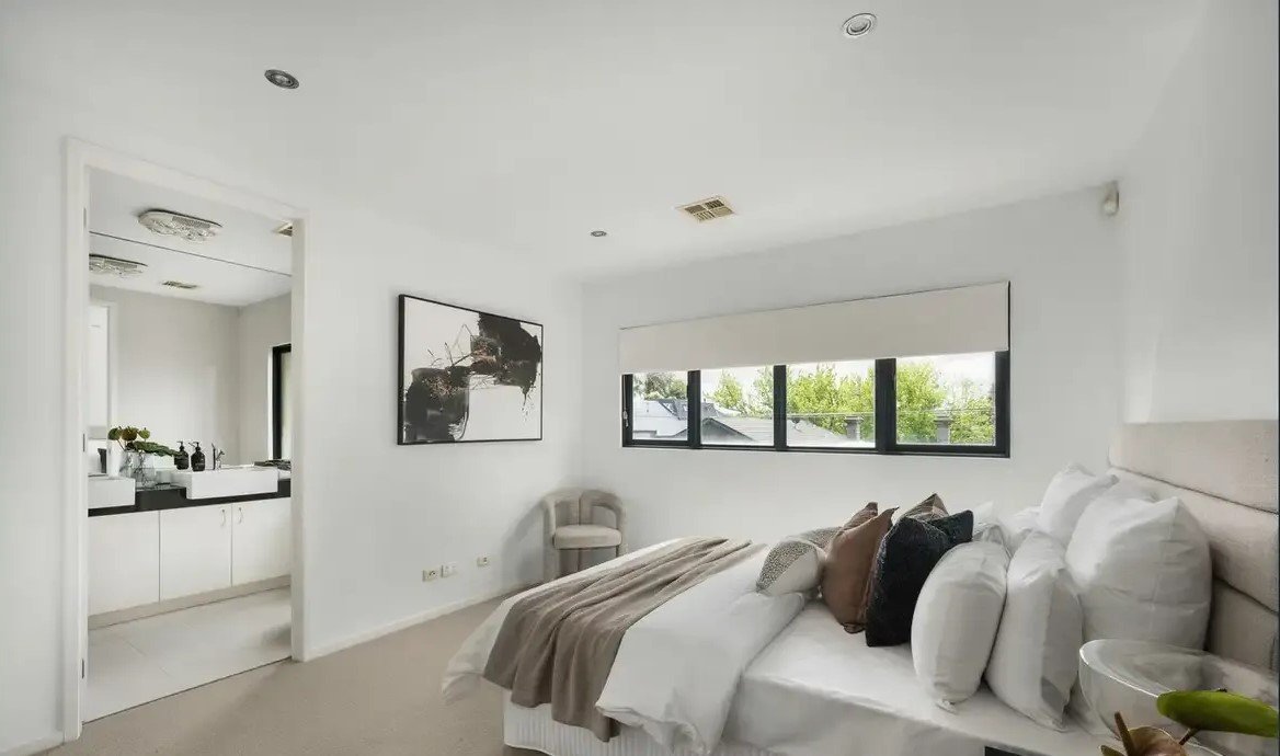 20 Ruabon Road, Toorak image 7