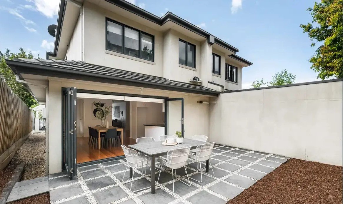 20 Ruabon Road, Toorak image 8