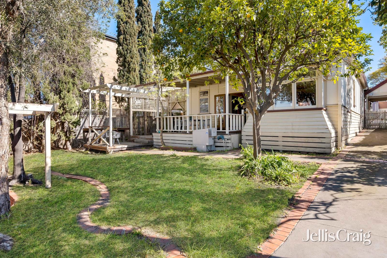 20 Shaftesbury Street, Essendon image 10