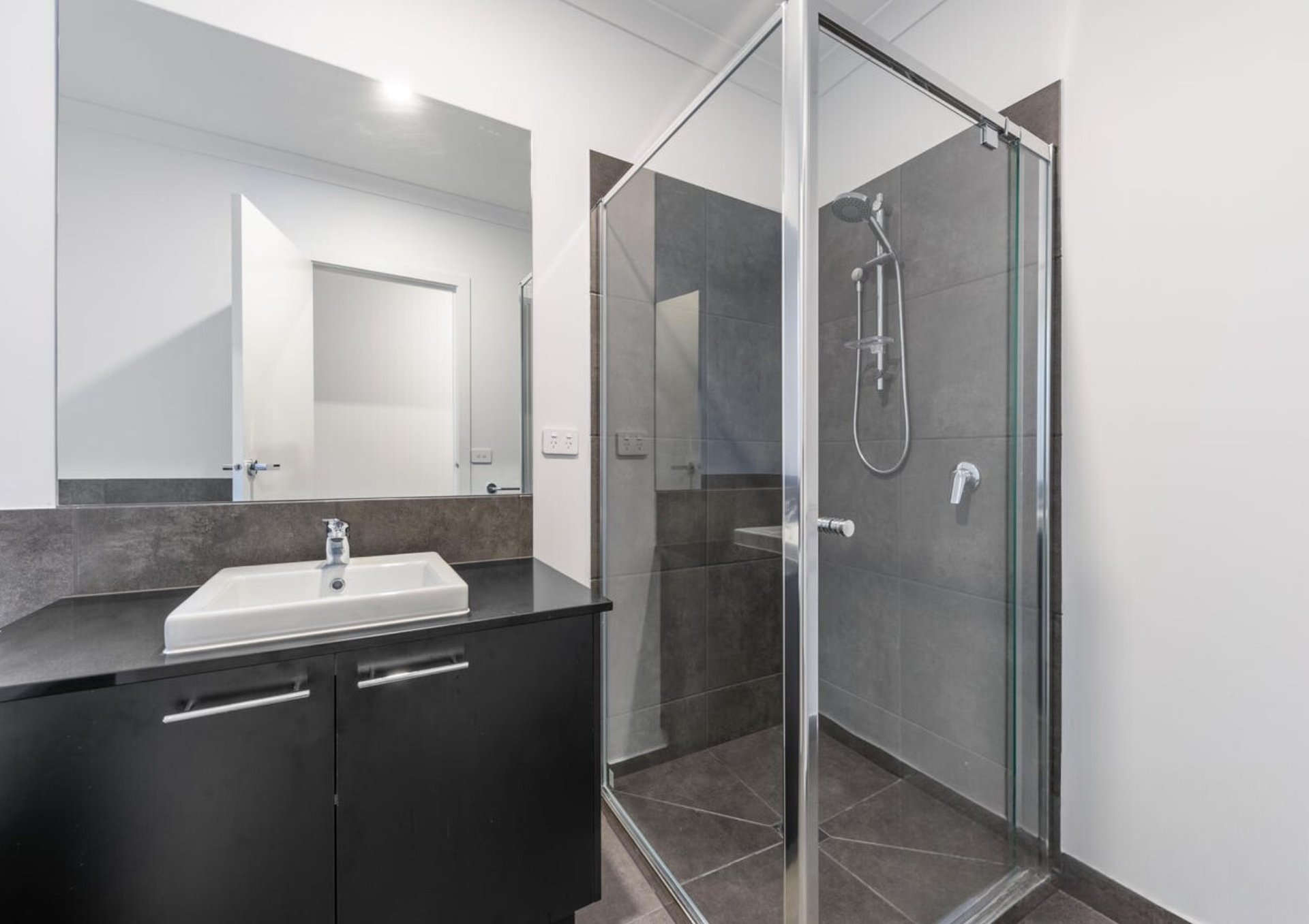 Property Gallery Thumbnail 7