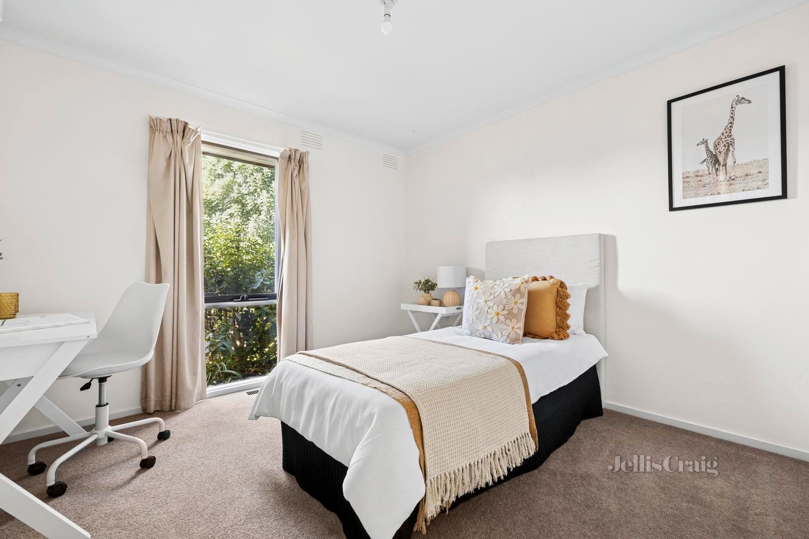 20 Stuart Drive, Woodend image 9