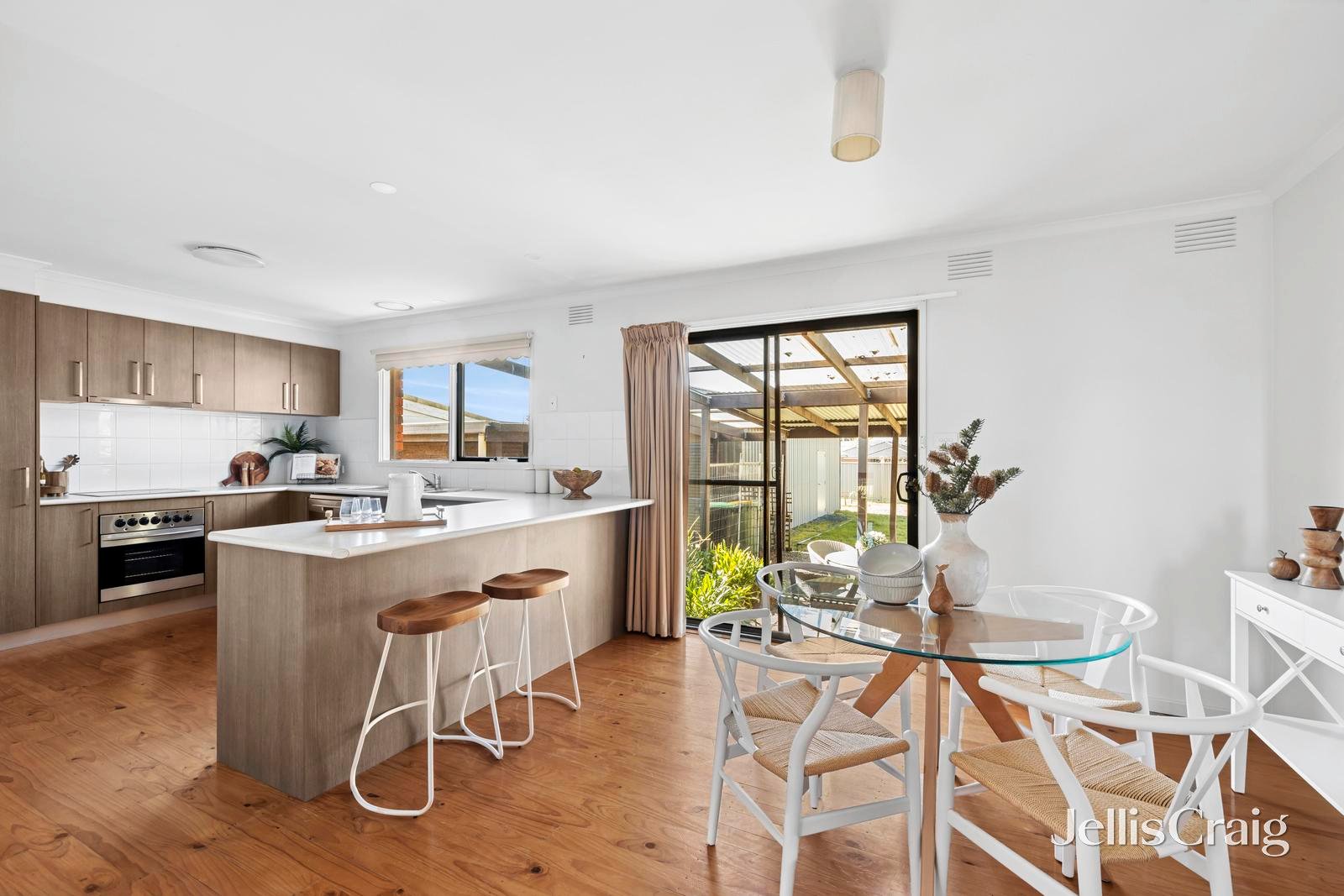 20 Stuart Drive, Woodend image 1