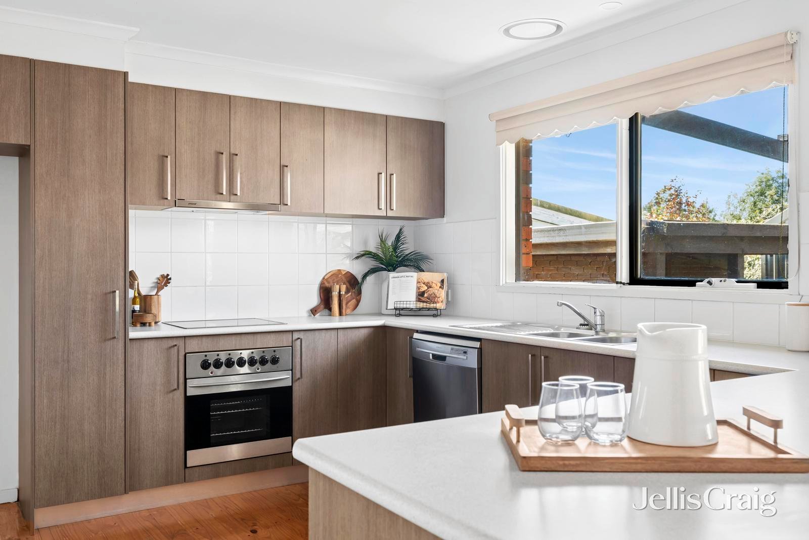 20 Stuart Drive, Woodend image 2