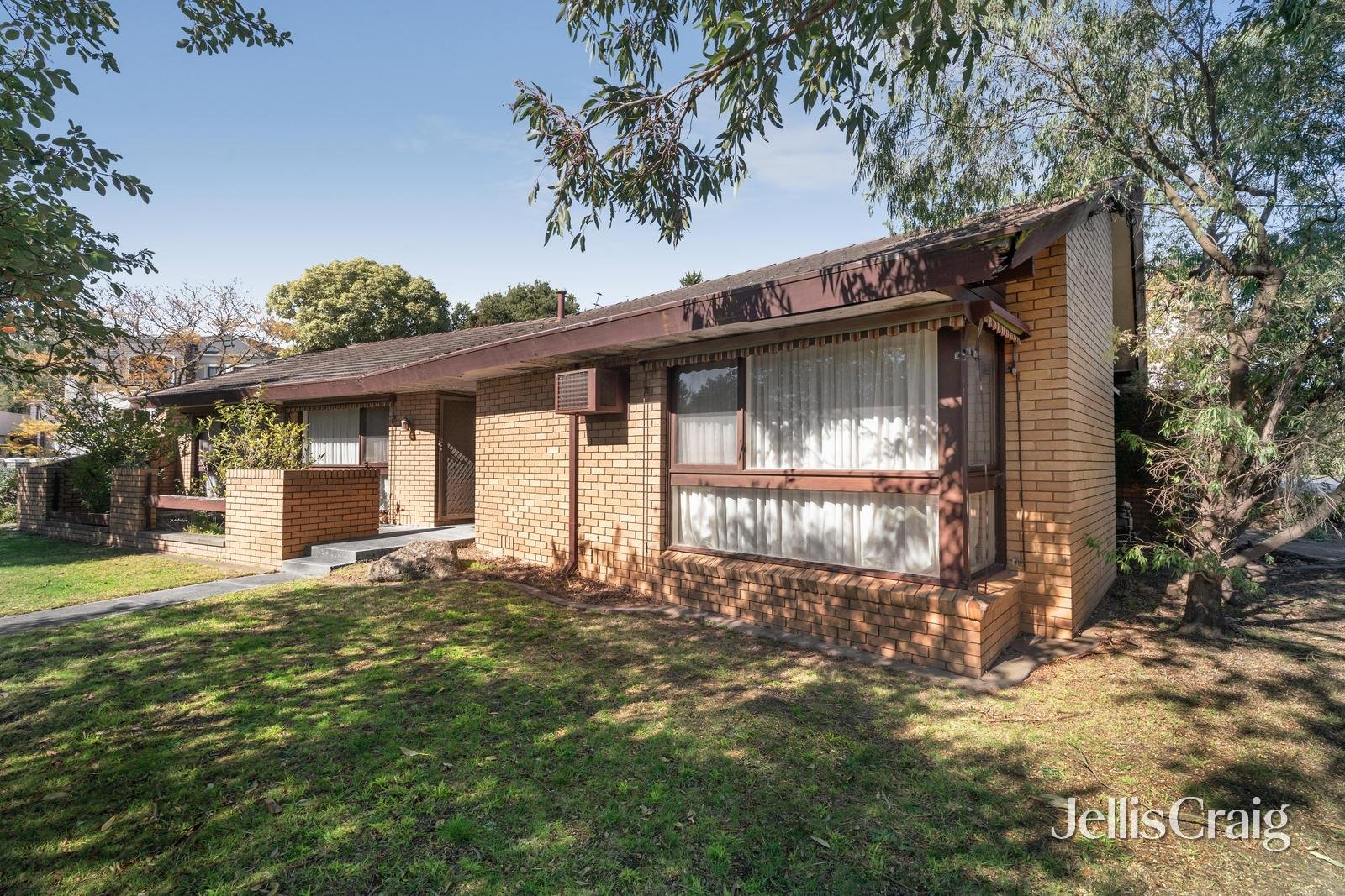 20 Swift Drive, Glen Waverley image 2