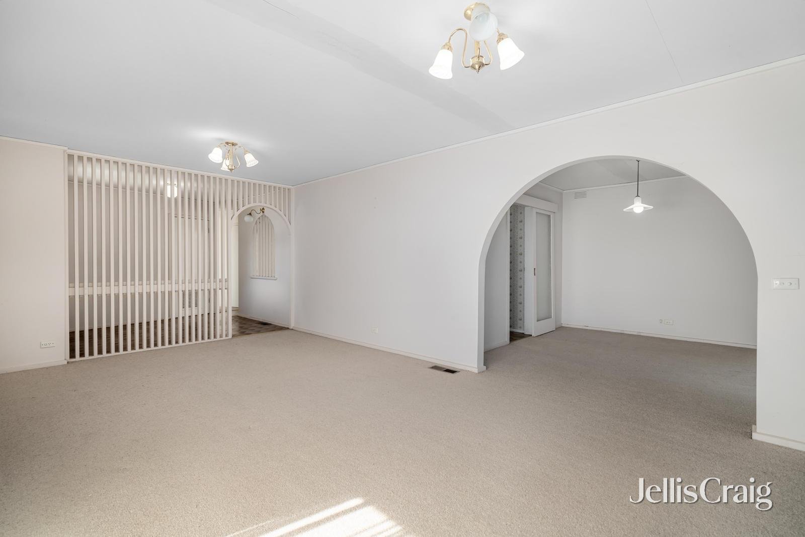20 Swift Drive, Glen Waverley image 3