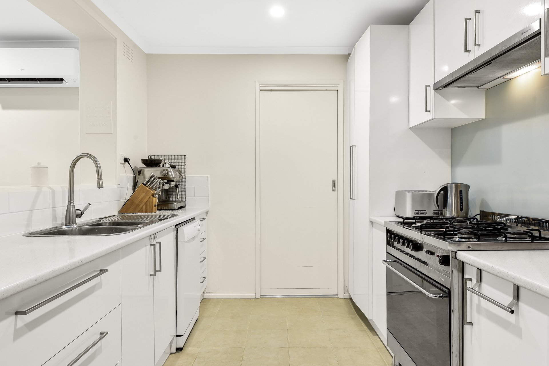 20 Tamala Avenue, Notting Hill image 6