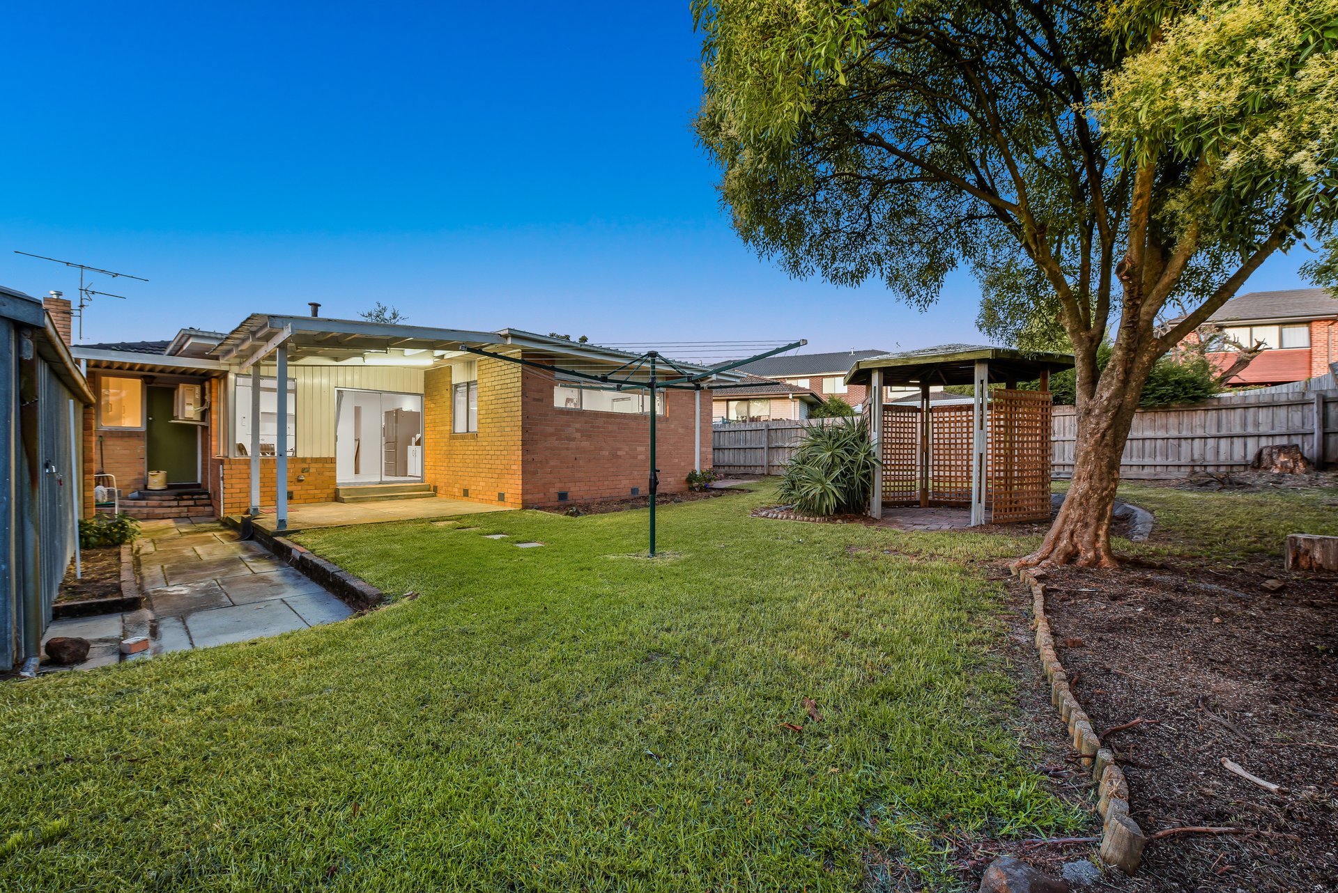 20 Tamala Avenue, Notting Hill image 15