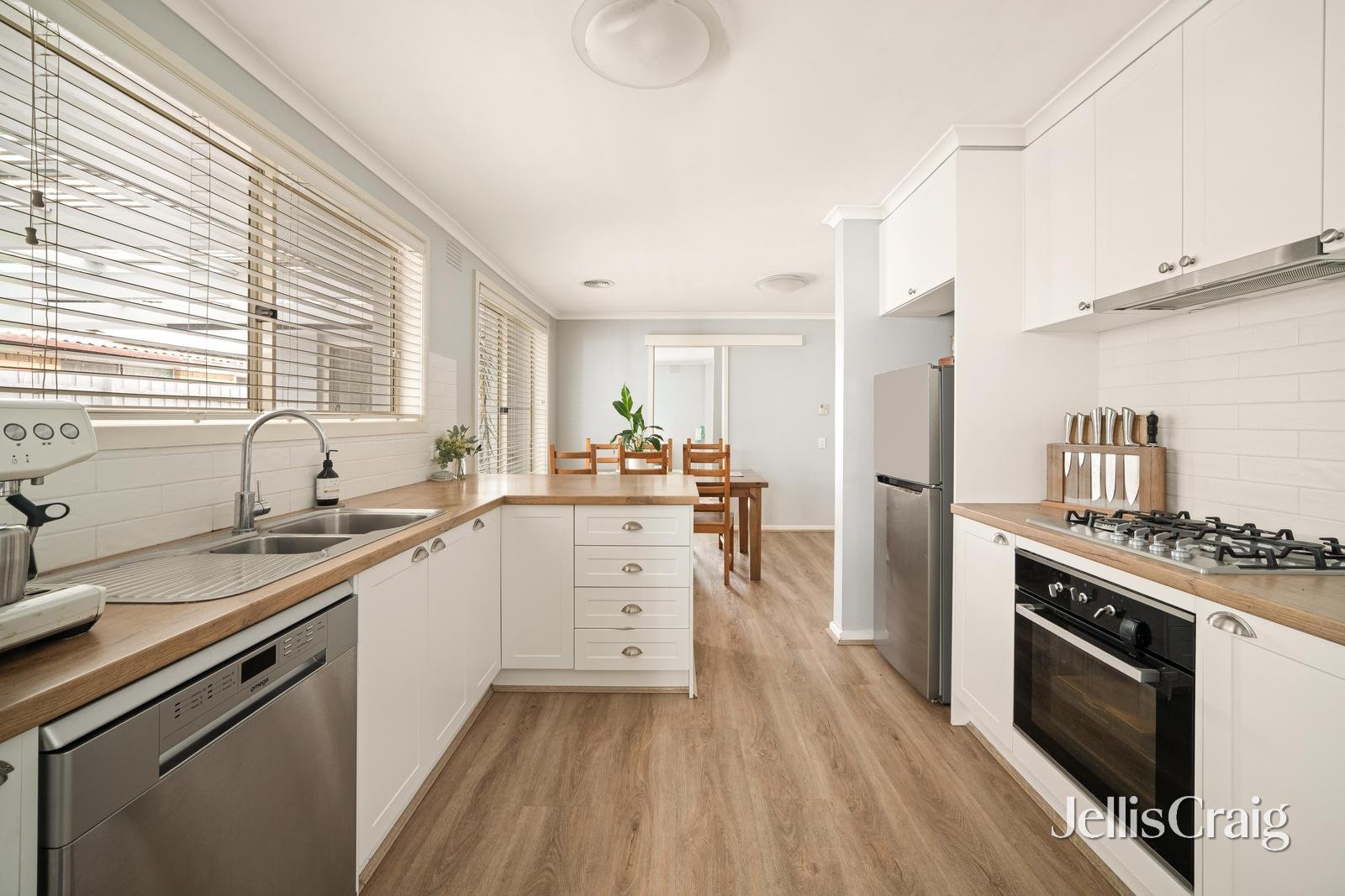 20 Tarongo Drive, Aspendale image 3