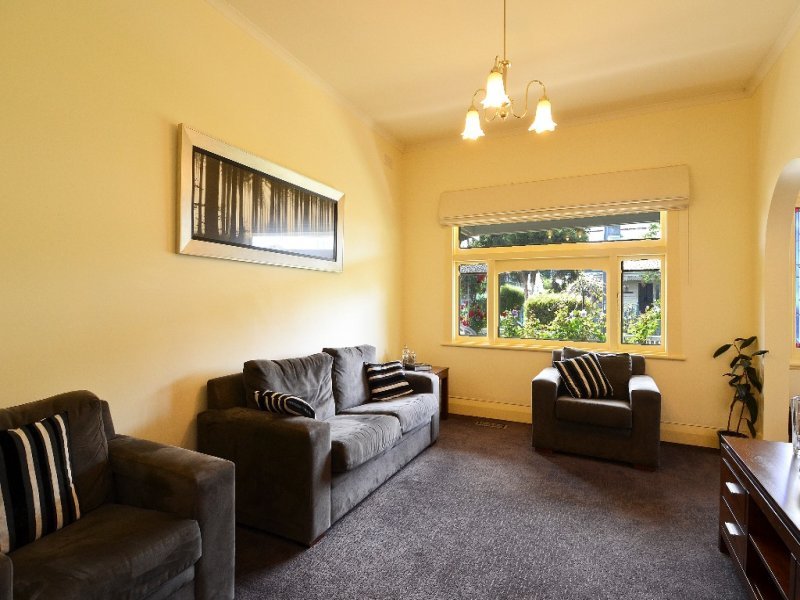 20 Thorne Street, East Geelong image 2