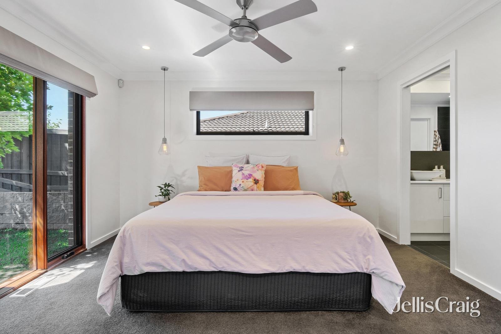 20 Tiverton Circuit, Mooroolbark image 6