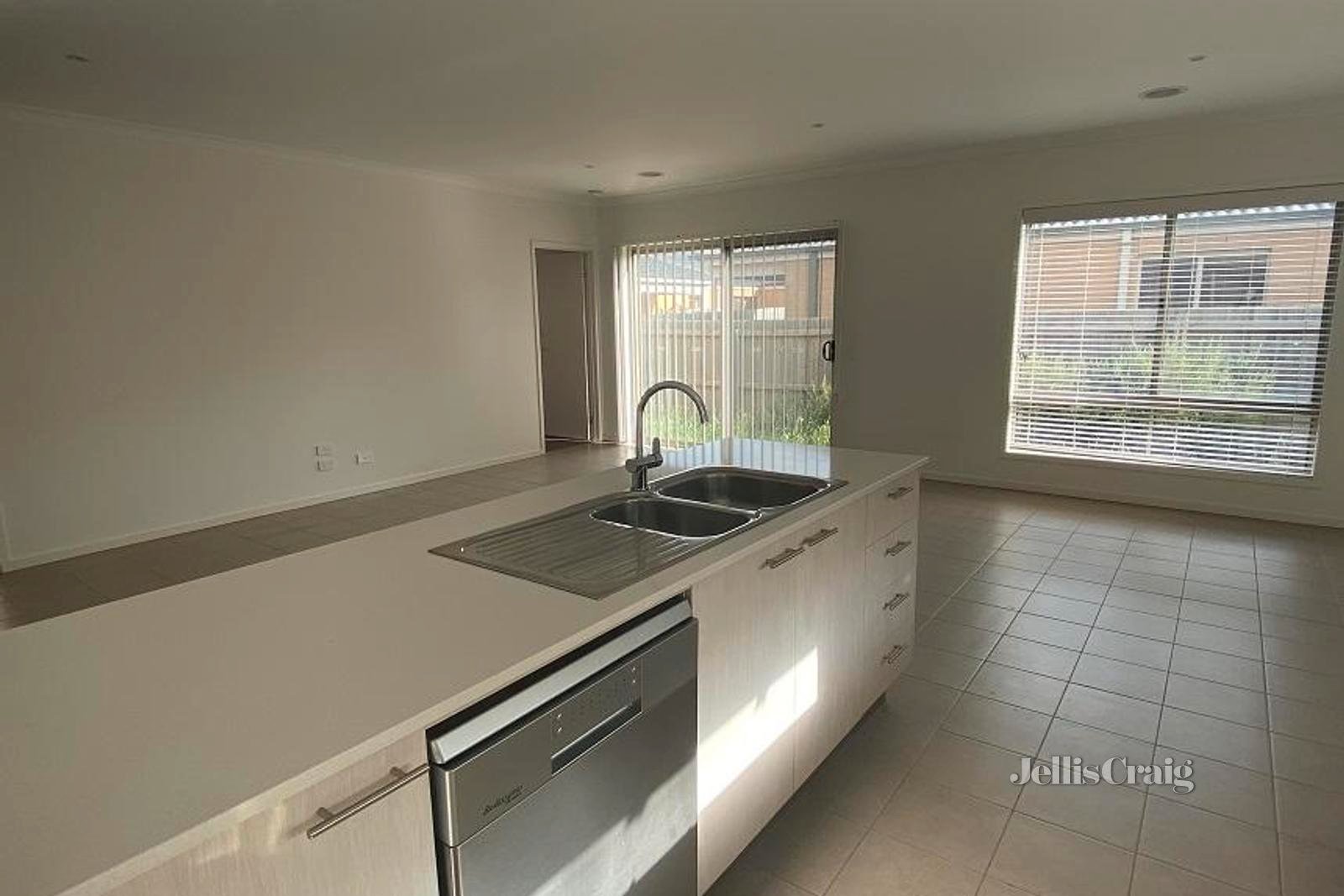 20 Trinity Way, Armstrong Creek image 2