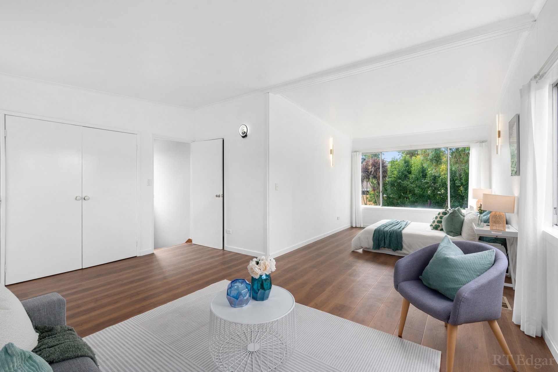 Property Gallery Thumbnail 6