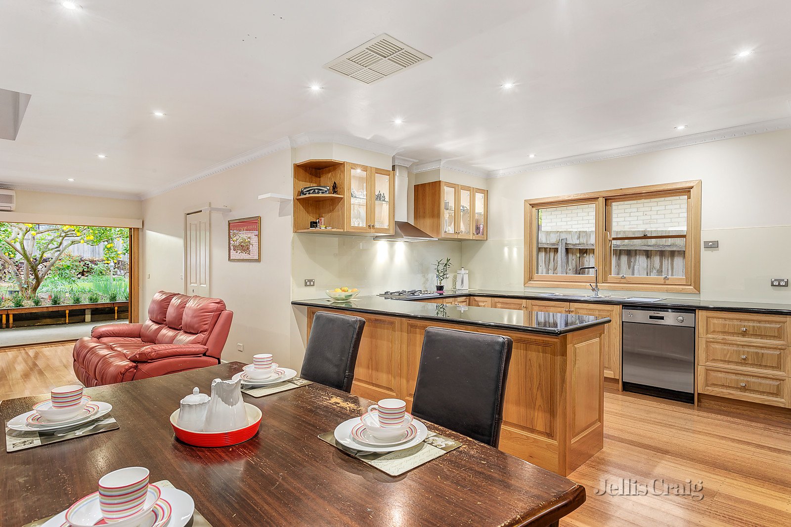 20 Vanbrook Street, Forest Hill image 3