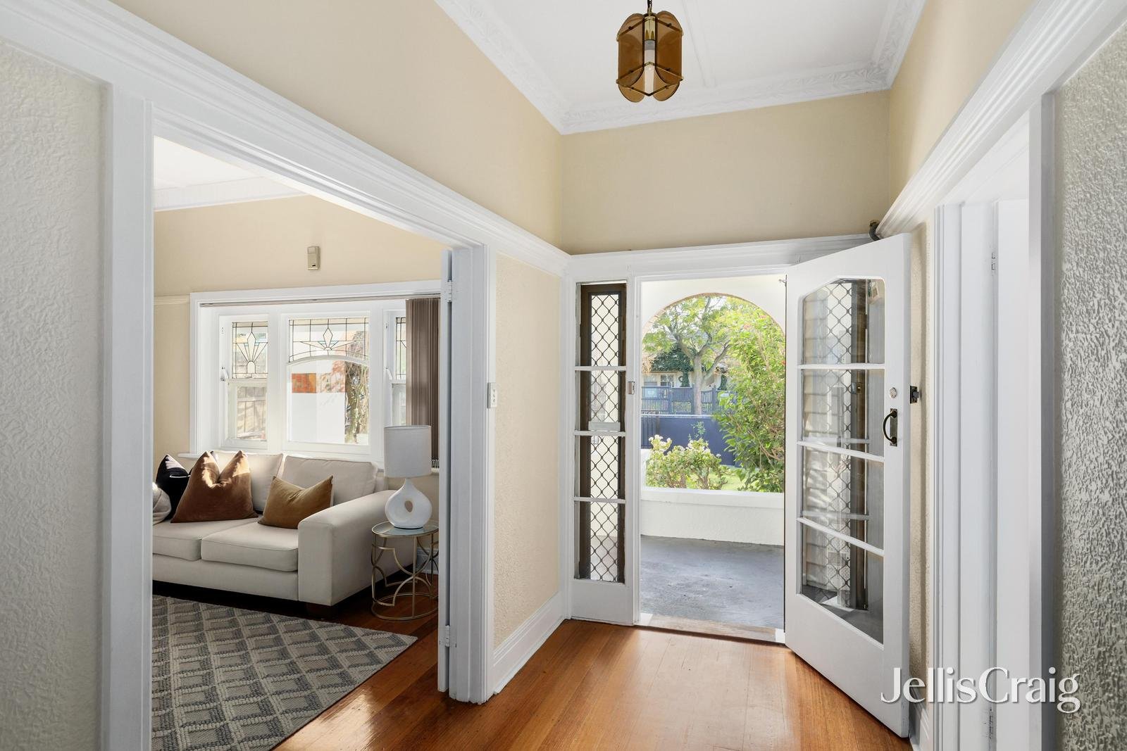 20 Wahroongaa Road, Murrumbeena image 2