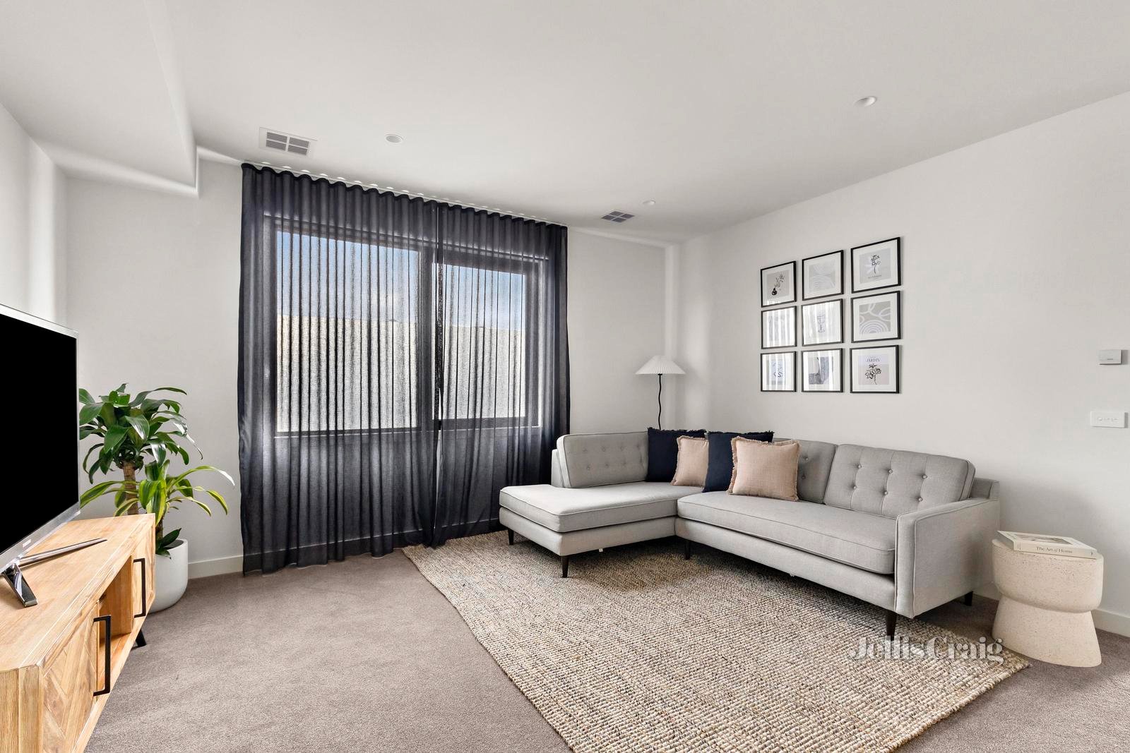 20 Warner Street, Essendon image 8